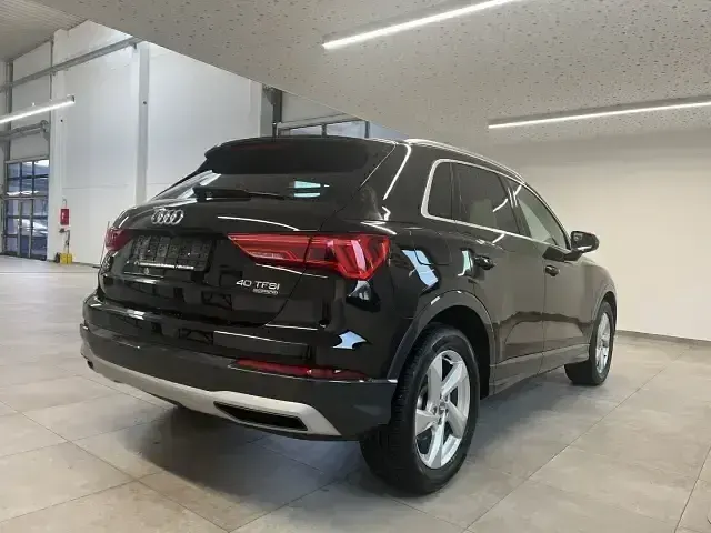 Gebraucht Audi Q3 Advanced 190 PS (139 kW) 2019 Mythosschwarz (metallic) SUV