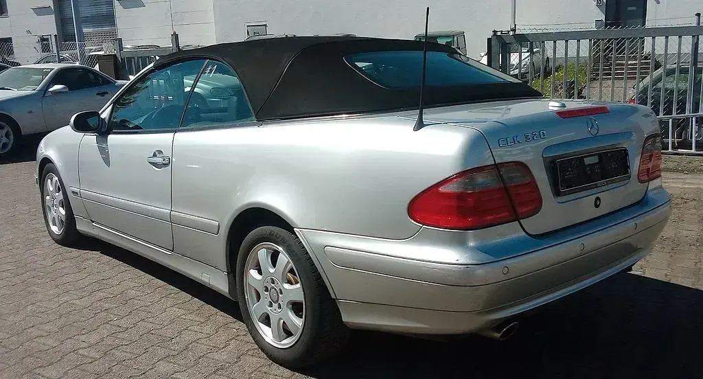Gebraucht Mercedes CLK320 218 PS (160 kW) 2002 Silber Cabrio