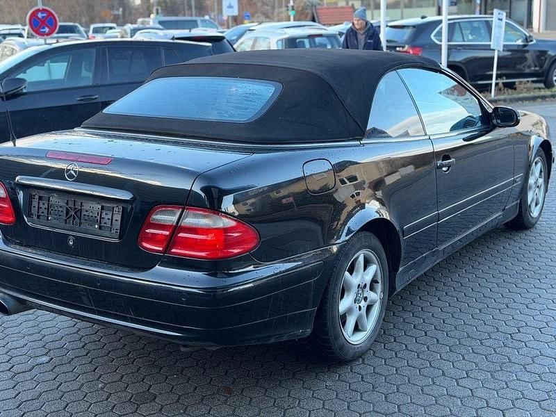 Schwarz Gebraucht 2001 Mercedes CLK230 Avantgarde Cabrio | 2.490 € (Superpreis) - Bild 1/4