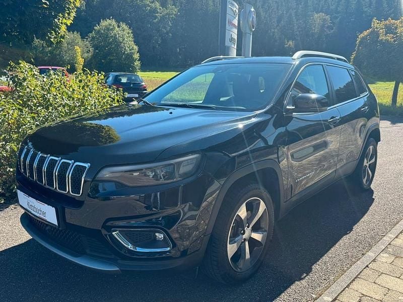 Diamond black crystal p/c Gebraucht 2019 Jeep Cherokee Limited SUV | 25.990 € (Etwas zu teuer) - Bild 1/4