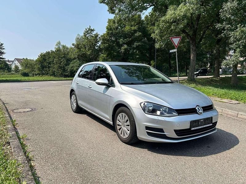 Gebraucht VW Golf VII Trendline 86 PS (63 kW) 2013 Reflexsilber Kleinwagen