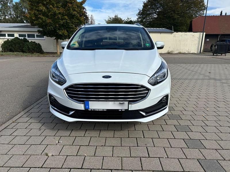 Gebraucht Ford S-MAX Titanium 190 PS (139 kW) 2019 Weiß Van / Kleinbus