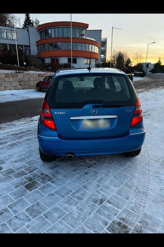 Gebraucht Mercedes 180 Avantgarde 109 PS (80 kW) 2007 Blau Limousine