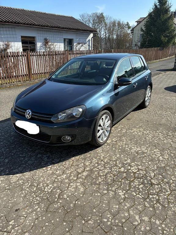 Gebraucht VW Golf VI Highline 122 PS (89 kW) 2011 Blau Kleinwagen