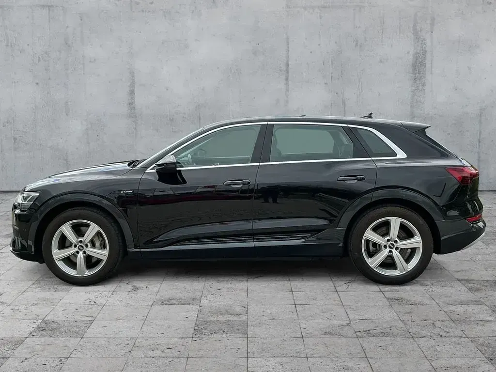 Gebraucht Audi e-tron Advanced 300 kW (408 PS) 2022 Brillantschwarz SUV
