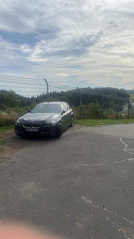 Grau Gebraucht 2015 BMW 530 Kombi | 9.000 € (Superpreis) - Bild 1/2