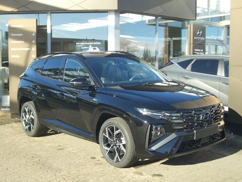 Abyss black Neu 2025 Hyundai Tucson N Line SUV | 33.990 € (Fairer Preis) - Bild 1/4