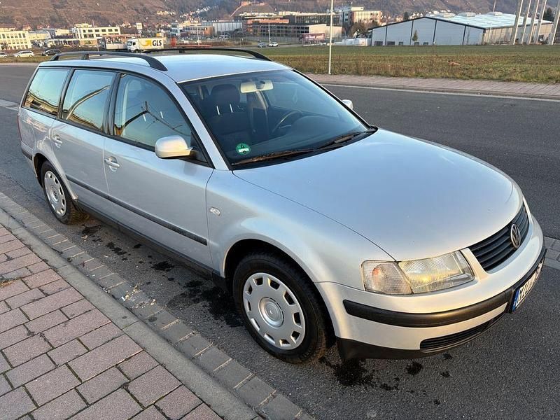 Gebraucht VW Passat 125 PS (91 kW) 1999 Silber Kombi