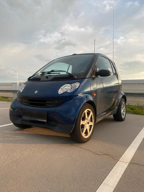 Blau Gebraucht 2003 Smart ForTwo Cabrio Cabrio | 1.650 € - Bild 1/4