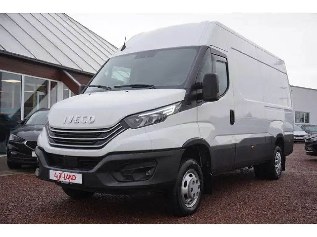 Gebraucht Iveco Daily 175 PS (128 kW) 2023 Weiß Van