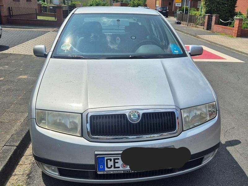 Silber Gebraucht 2001 Skoda Fabia Comfort Kleinwagen | 1.400 € (Fairer Preis) - Bild 1/4
