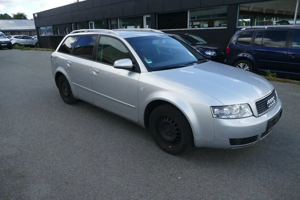 Second-hand Audi A4 102 CP (75 kW) 2003 Argintiu Break