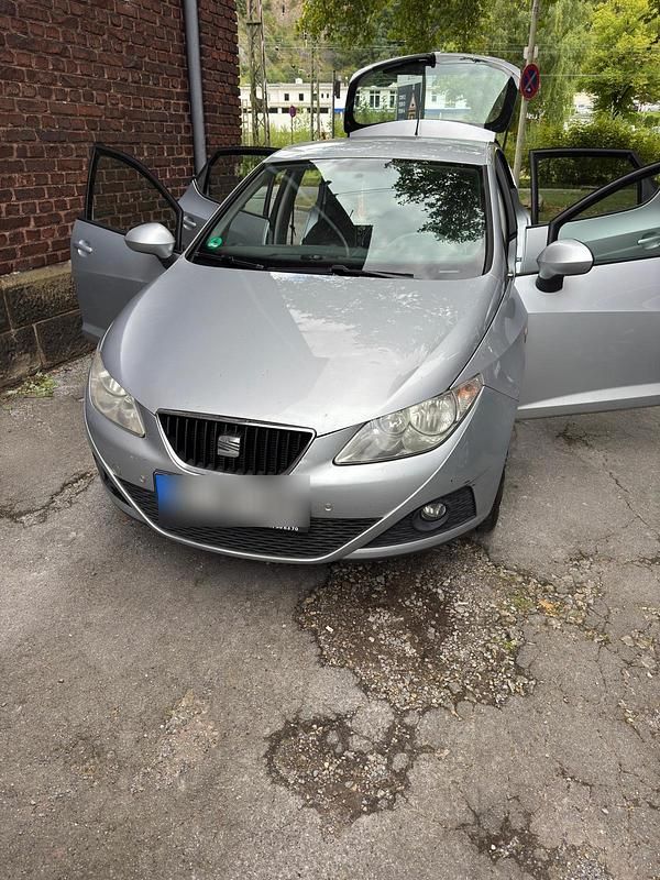 Silber Gebraucht 2011 Seat Ibiza Kleinwagen | 2.999 € (Fairer Preis) - Bild 1/4