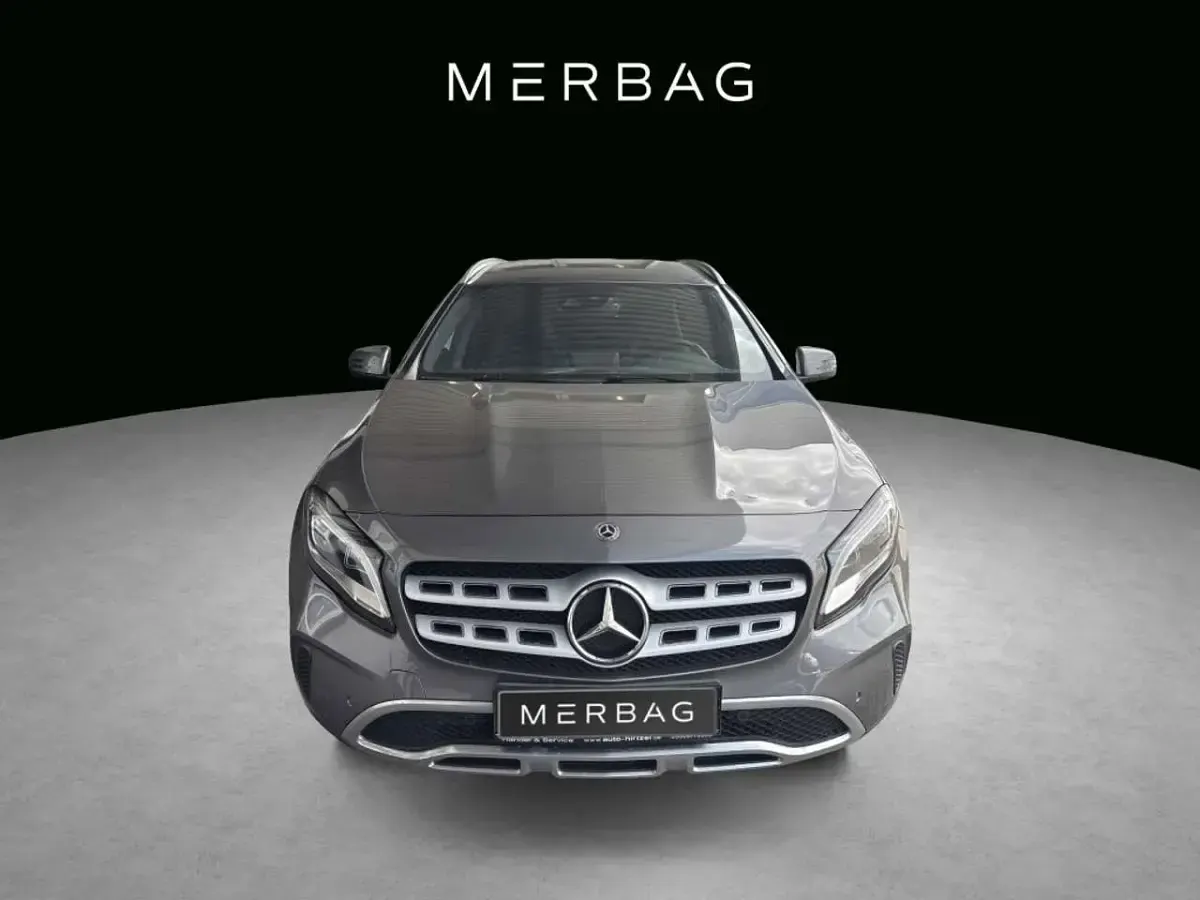 Gebraucht Mercedes GLA180 122 PS (89 kW) 2018 Grau SUV