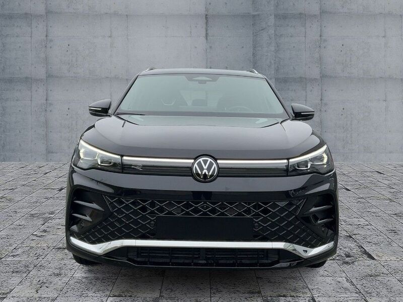 Gebraucht VW Tiguan Pro 193 PS (141 kW) 2024 Grau SUV