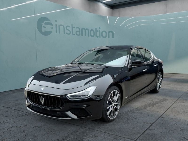 Schwarz Gebraucht 2021 Maserati Ghibli Coupé | 45.399 € (Teuer) - Bild 1/4