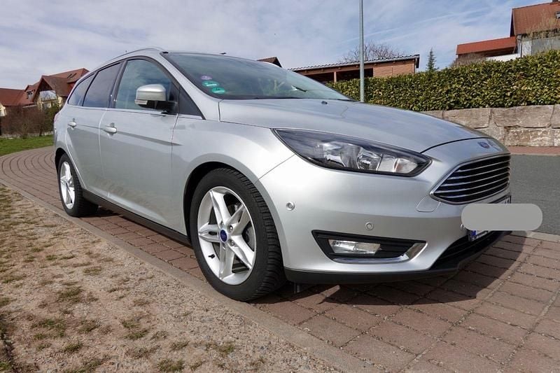 Gebraucht Ford Focus Titanium 125 PS (91 kW) 2018 Silber Kombi