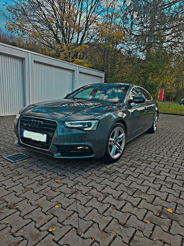 Grün Gebraucht 2011 Audi A5 S-Line Limousine | 11.950 € (Etwas zu teuer) - Bild 1/4