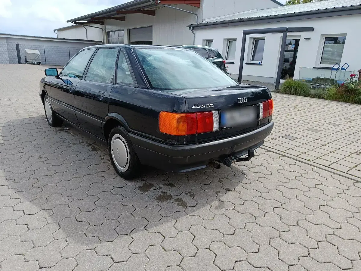 Gebraucht Audi 80 70 PS (51 kW) 1991 Schwarz Limousine