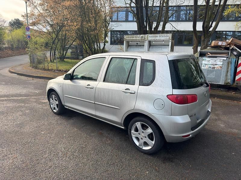 Gebraucht Mazda 2 80 PS (58 kW) 2006 Silber Kleinwagen