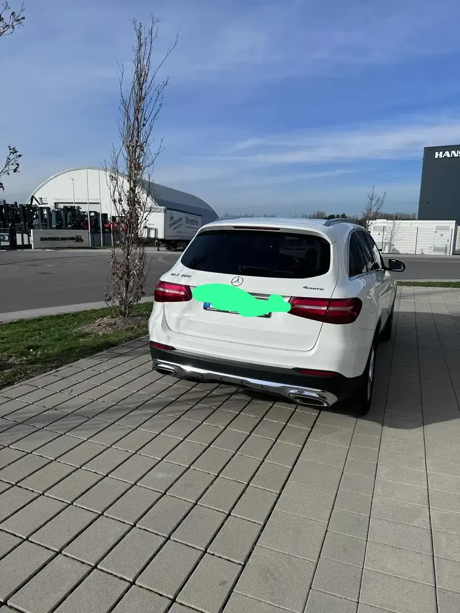 Gebraucht Mercedes GLC300 AMG line 245 PS (180 kW) 2018 Weiß Limousine