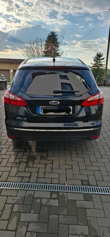 Gebraucht Ford Focus Titanium 125 PS (91 kW) 2012 Schwarz Kombi