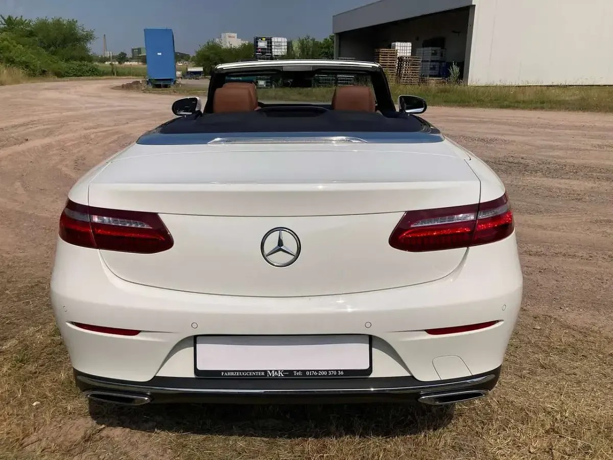 Gebraucht Mercedes E220 Avantgarde 194 PS (142 kW) 2018 Weiß Cabrio