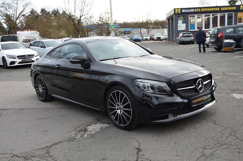 Gebraucht Mercedes C220 AMG 194 PS (142 kW) 2019 Schwarz