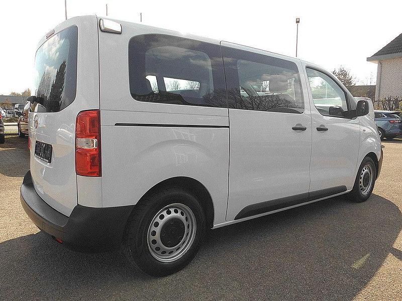 Gebraucht Opel Vivaro 120 PS (88 kW) 2023 Weiß Van / Kleinbus
