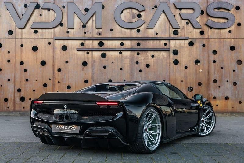 Gebraucht Ferrari 296 829 PS (609 kW) 2024 Schwarz Cabrio