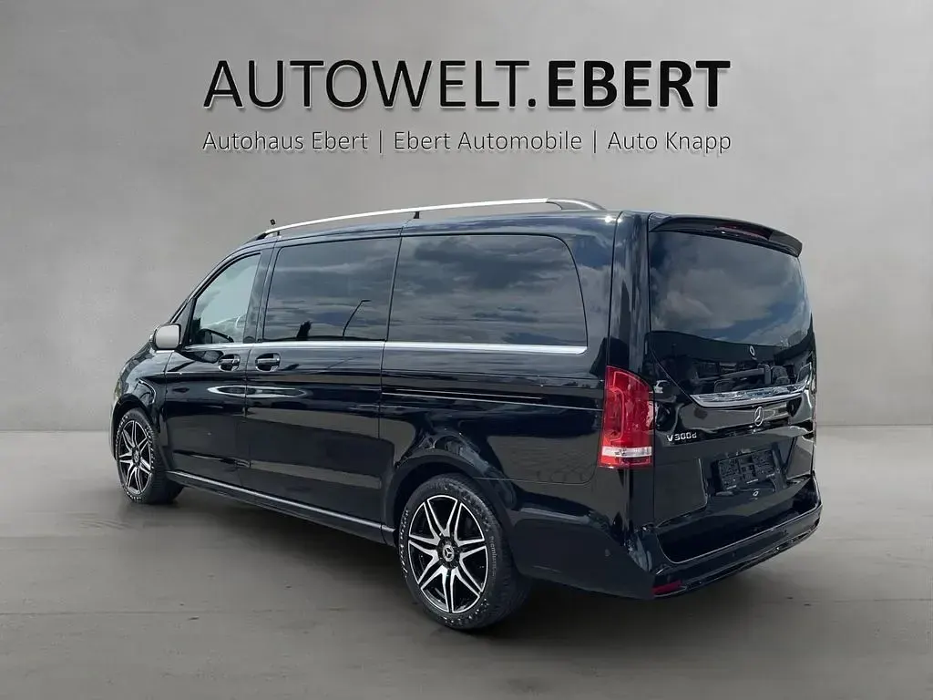 Gebraucht Mercedes V300 Avantgarde Edition 237 PS (174 kW) 2022 Obsidianschwarz Van / Kleinbus