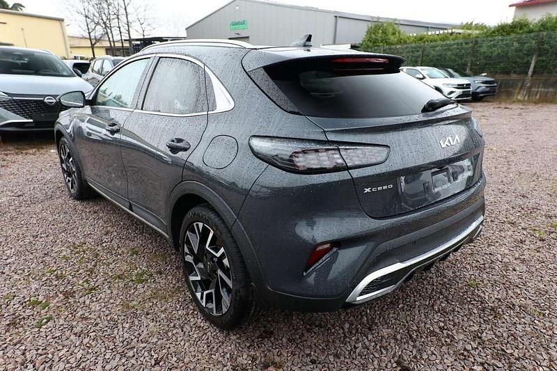 Neu Kia XCeed 150 PS (110 kW) 2026 Pentametal metallic SUV
