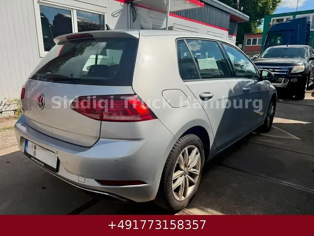 Gebraucht VW Golf VII Comfortline 116 PS (85 kW) 2018 Silber Limousine