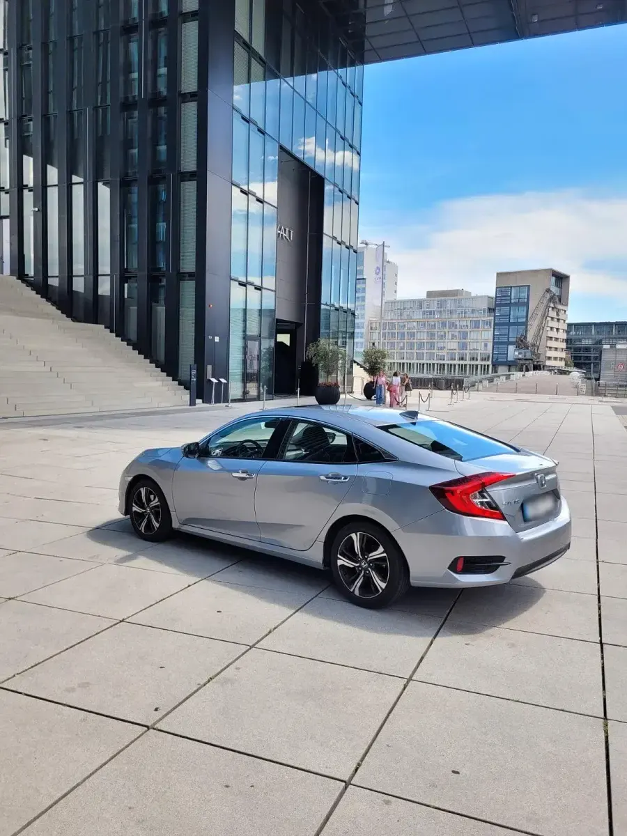 Gebraucht Honda Civic Executive 182 PS (133 kW) 2018 Silber Limousine