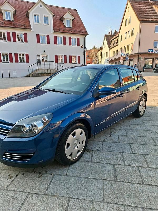 Gebraucht Opel Astra 105 PS (77 kW) 2005 Blau Limousine