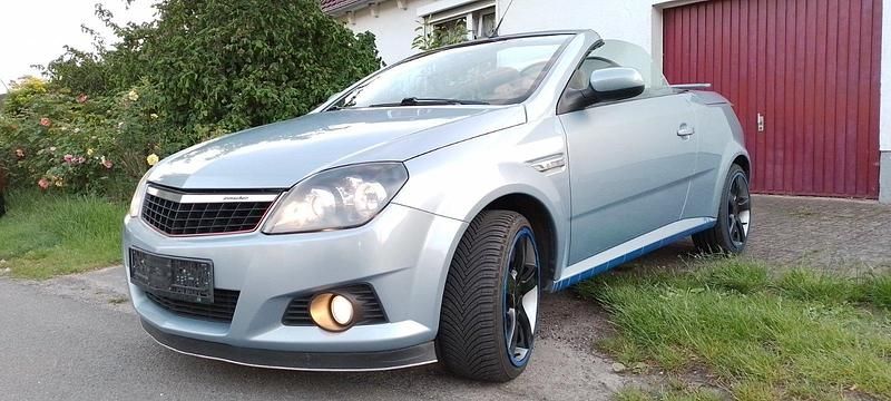 Blau Gebraucht 2006 Opel Tigra Cabrio | 2.500 € - Bild 1/4