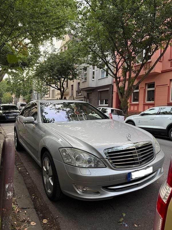 Silber Gebraucht 2009 Mercedes S450 Limousine | 12.900 € - Bild 1/4