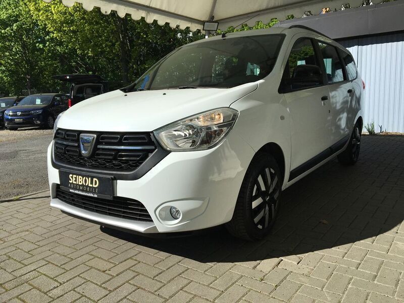 Weiß Gebraucht 2018 Dacia Lodgy Ambiance Van / Kleinbus | 10.980 € (Etwas zu teuer) - Bild 1/4