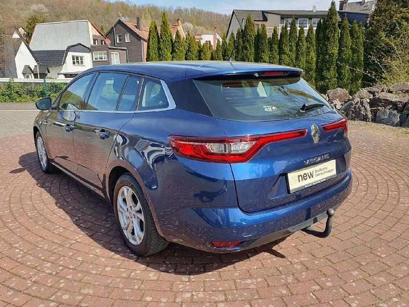 Gebraucht Renault Mégane GrandTour Play 101 PS (74 kW) 2018 Blau cosmos Kombi