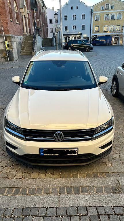 Weiß Gebraucht 2018 VW Tiguan Comfortline SUV | 14.700 € (Fairer Preis) - Bild 1/4