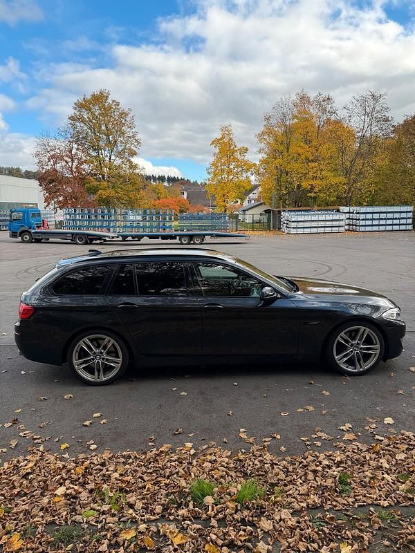 Schwarz Gebraucht 2011 BMW 535 Kombi | 19.990 € (Etwas zu teuer) - Bild 1/4