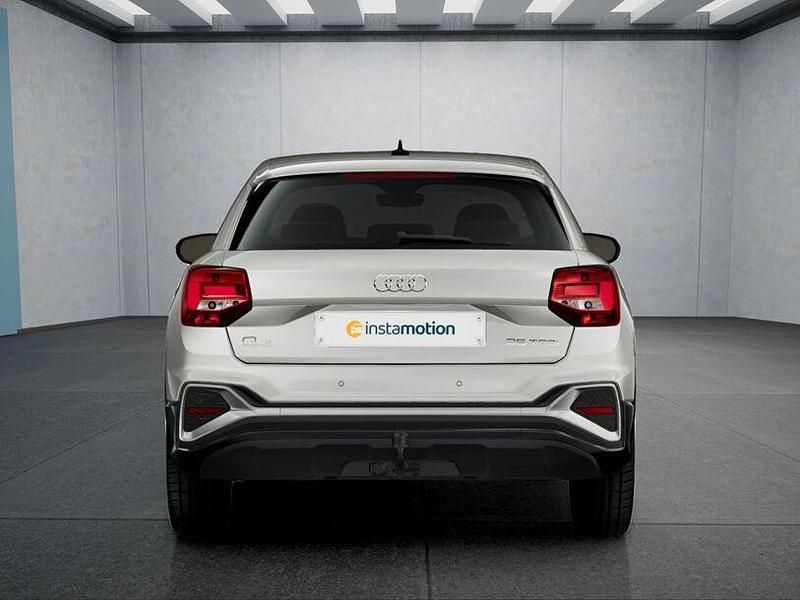Gebraucht Audi Q2 S-Line 150 PS (110 kW) 2024 Silber SUV