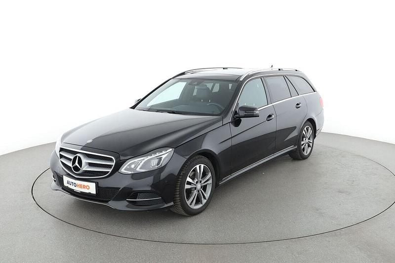 Schwarz Gebraucht 2016 Mercedes E200 Avantgarde Kombi | 19.710 € (Fairer Preis) - Bild 1/3