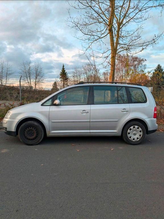 Gebraucht VW Touran Basis 105 PS (77 kW) 2004 Silber Van / Kleinbus