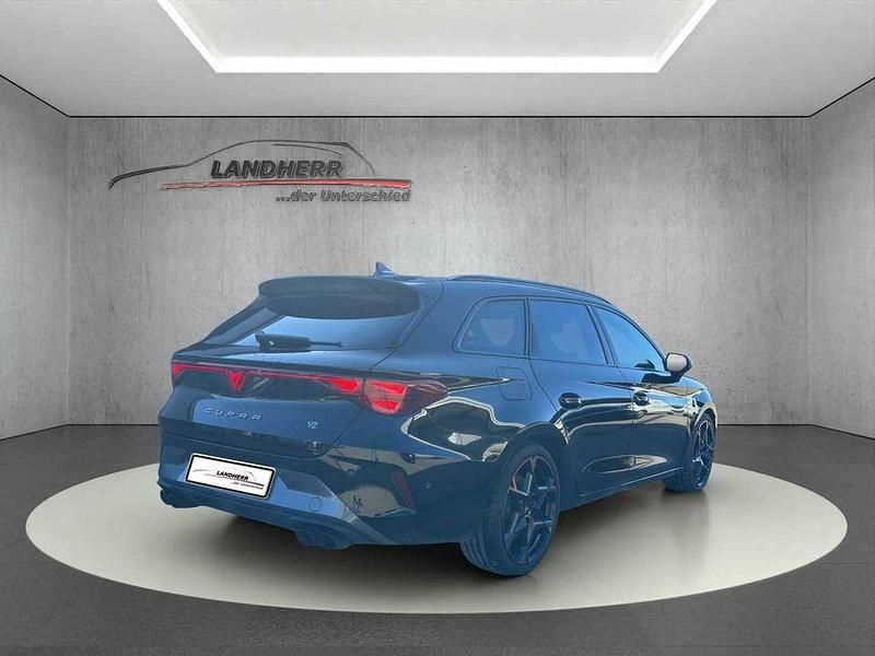 Gebraucht Cupra Leon VZ 333 PS (244 kW) 2025 Mitternachtsschwarz Kombi