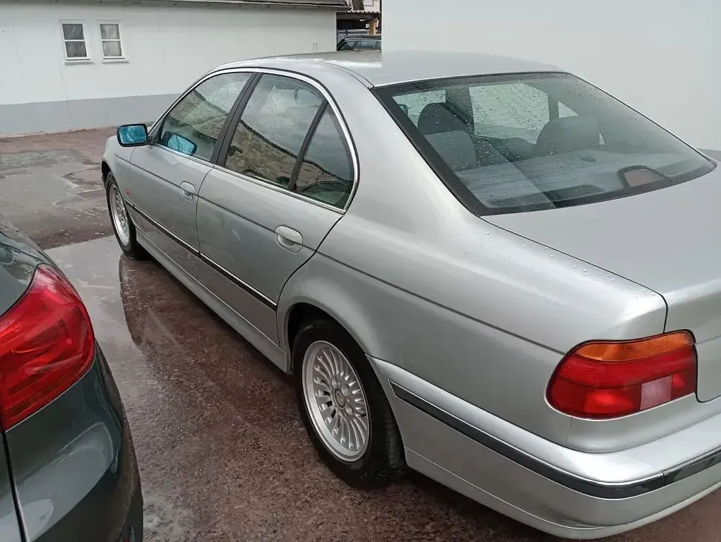 Gebraucht BMW 523 170 PS (125 kW) 2000 Silber Limousine