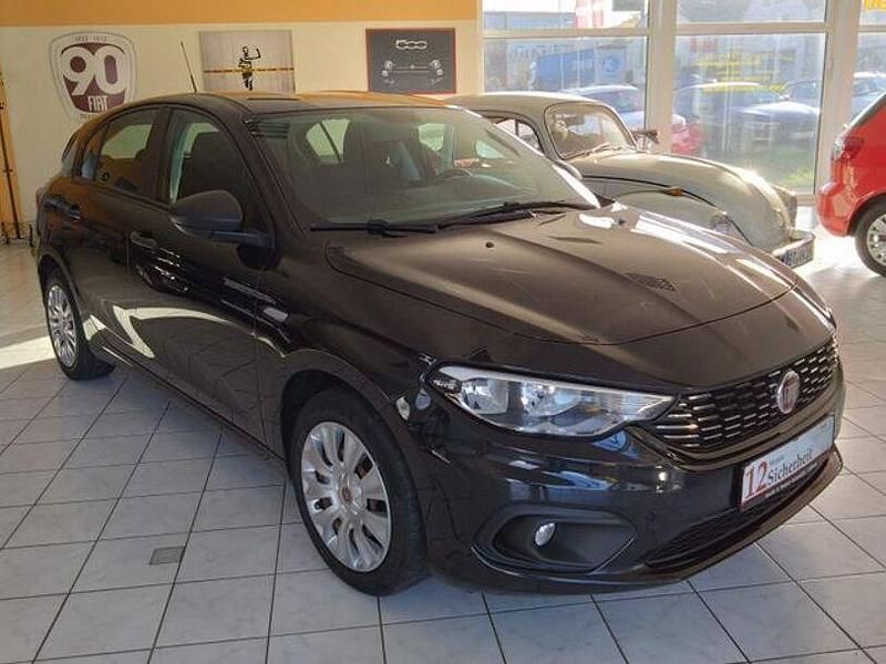 Gebraucht Fiat Tipo Pop 95 PS (69 kW) 2016 Schwarz Kleinwagen
