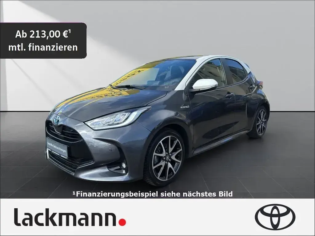 Brugt Toyota Yaris Hybrid Style 116 HK (85 kW) 2021 Sedan