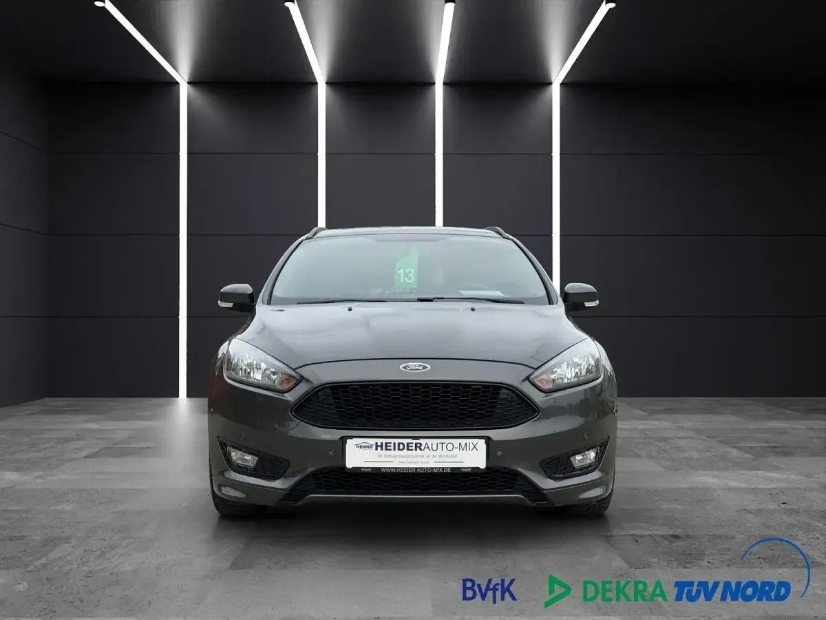 Usata Ford Focus ST-Line 140 CV (102 kW) 2018 Grigio Station wagon