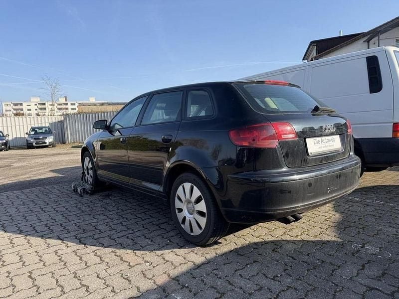Gebraucht Audi A3 Attraction 105 PS (77 kW) 2004 Brillantschwarz Limousine